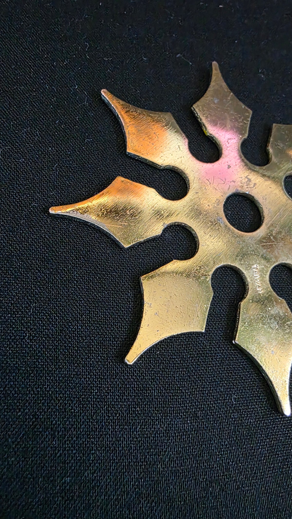 8 POINT GOLD W/ MULTICOLORED DESIGNS 3.5 INCH TAIWAN Ref 8067