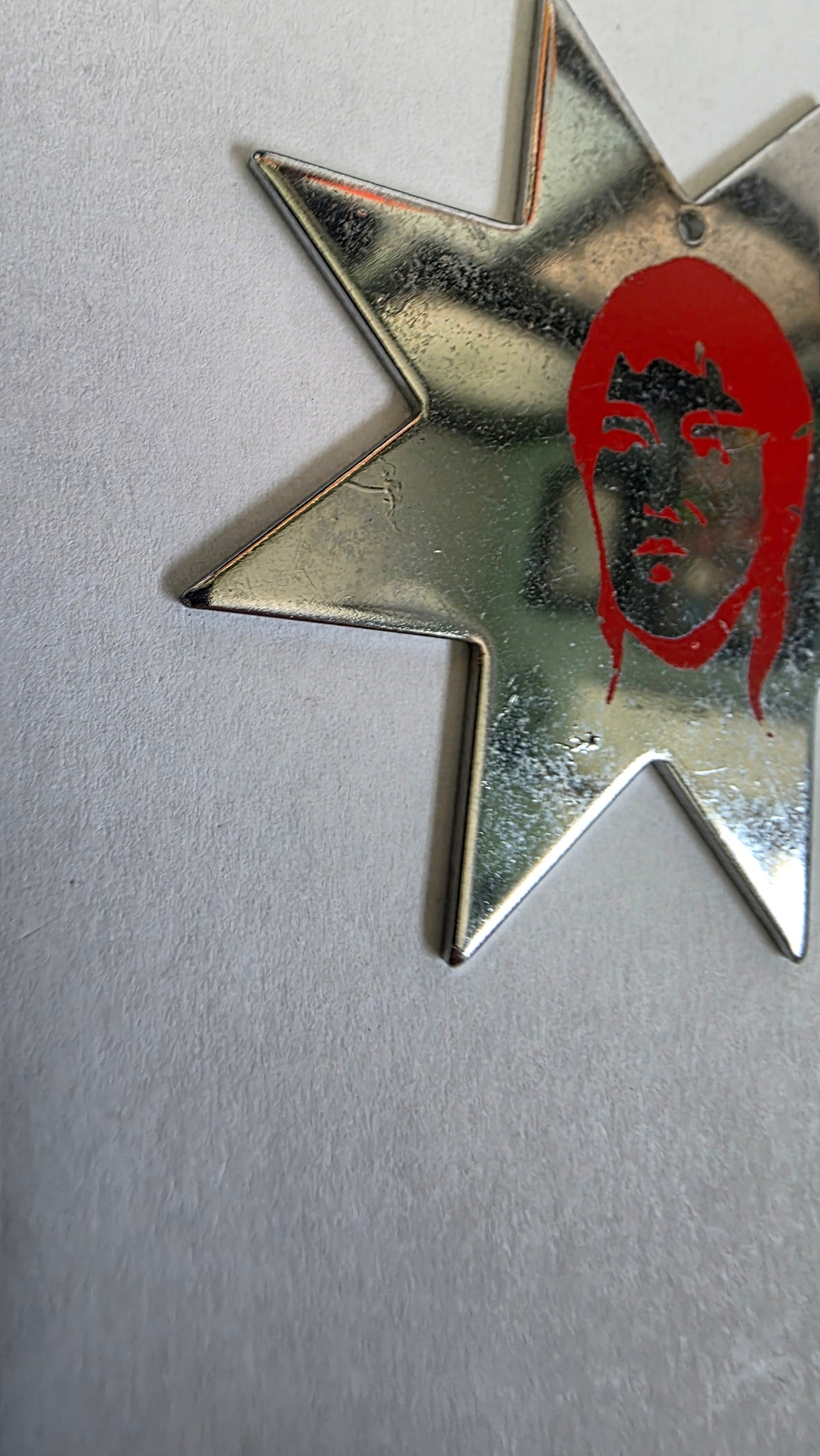 8 POINT SILVER W/ RED BRUCE LEE DESIGN Ref 8009