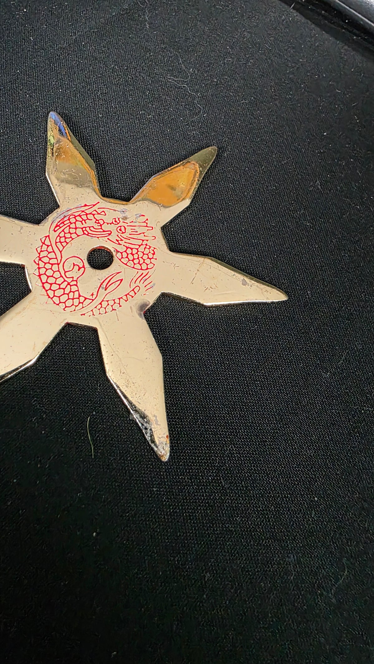 6 POINT GOLD TONE W/ RED DRAGON DESIGN 3.5 INCH TAIWAN
