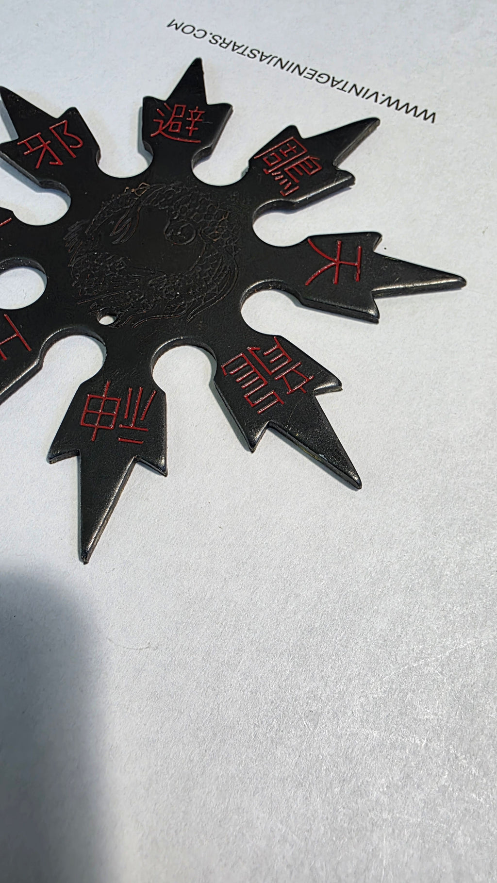 8 POINT BLACK SNOWFLAKE STYLE W/ DRAGON AND RED GRAPHICS WITH CASE TAIWAN Ref 8013