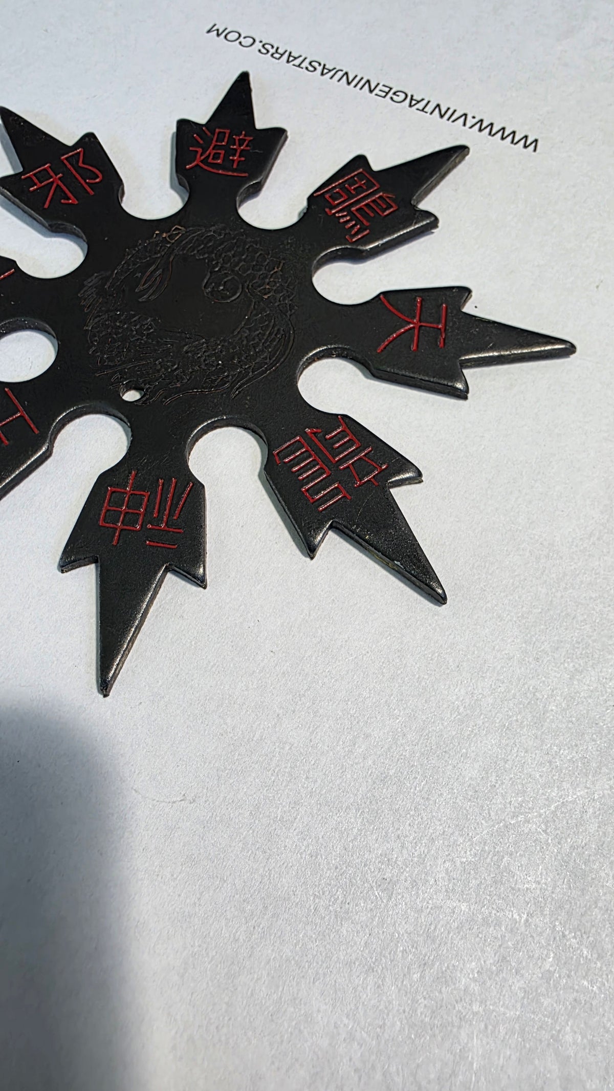 8 POINT BLACK SNOWFLAKE STYLE W/ DRAGON AND RED GRAPHICS WITH CASE TAIWAN Ref 8013