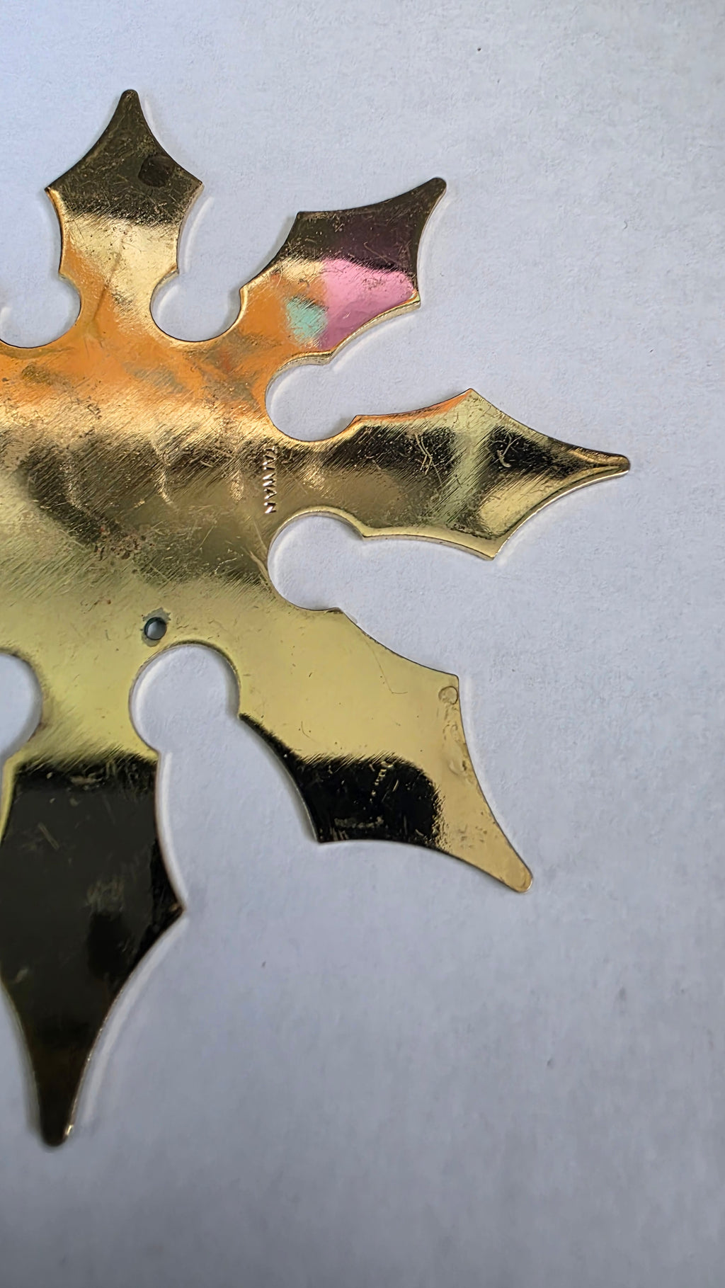 8 POINT GOLD W/ RAINBOW DRAGON DESIGN 4 INCH TAIWAN Ref 8038