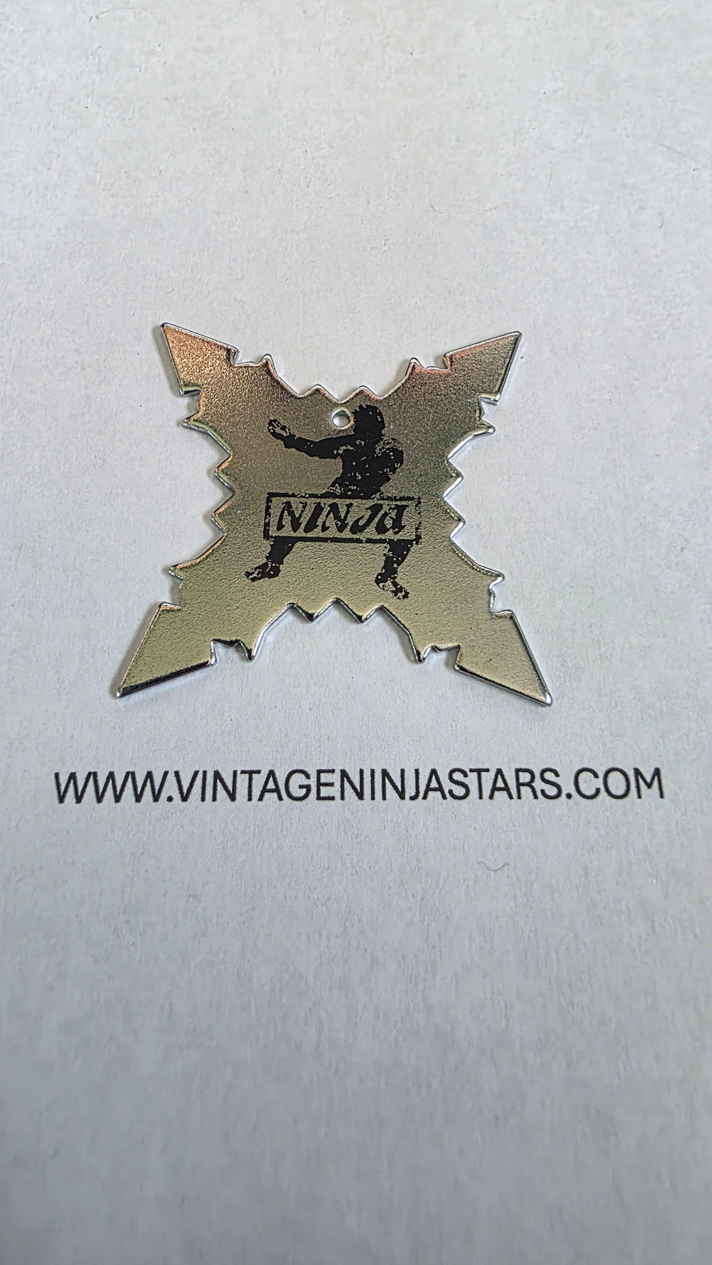 4 POINT SMALL SILVER W/ BLACK NINJA DESIGN Ref 4012