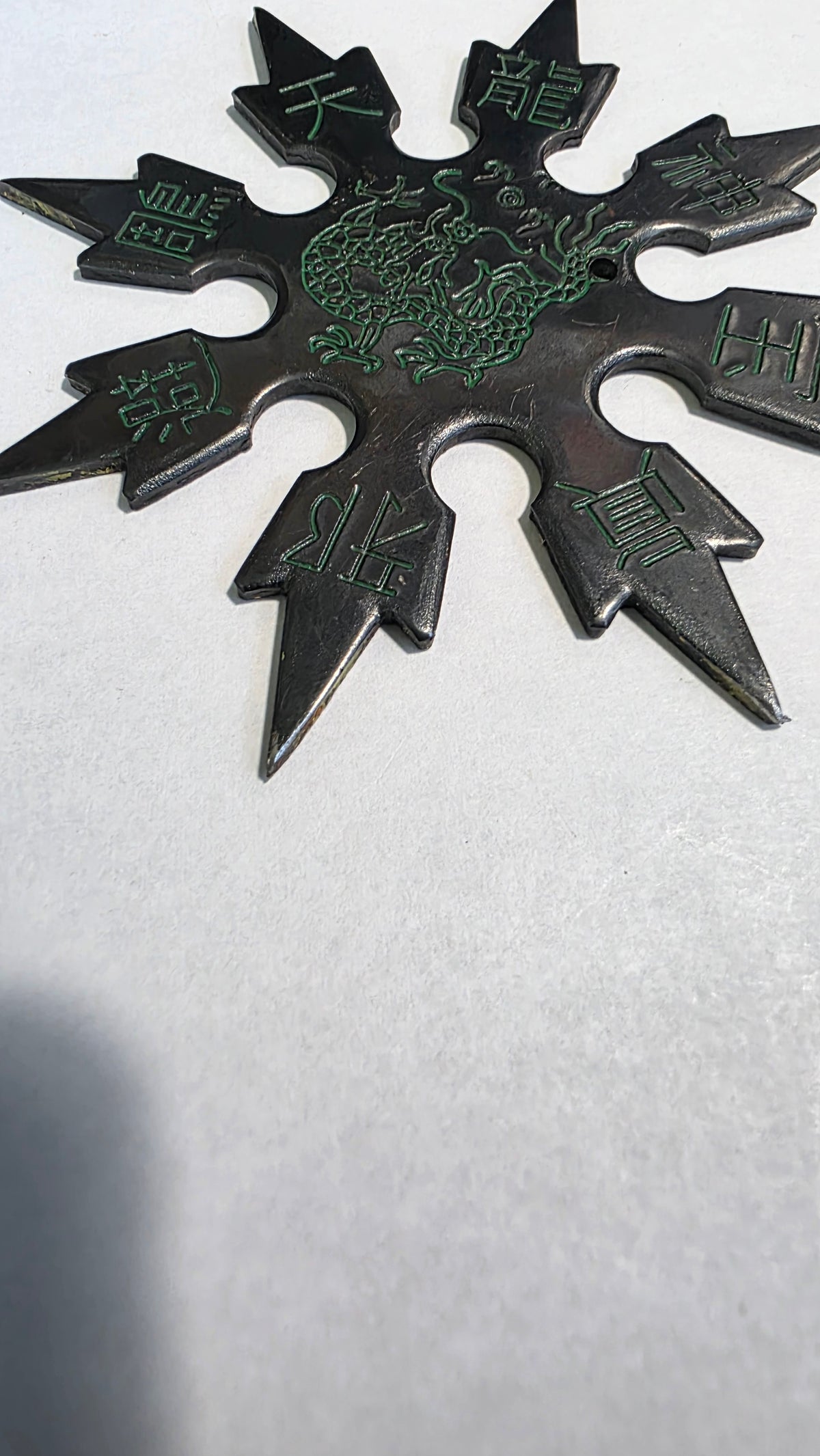 8 POINT DARK GREY SNOWFLAKE STYLE W/ GREEN DRAGON DESIGN JAPAN Ref 8012