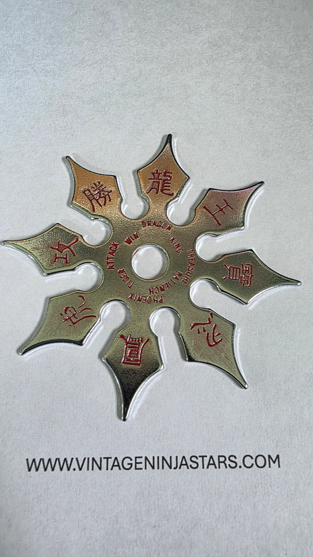 8 POINT SILVER RED WRITING 3 1/4 INCH TAIWAN Ref 8026