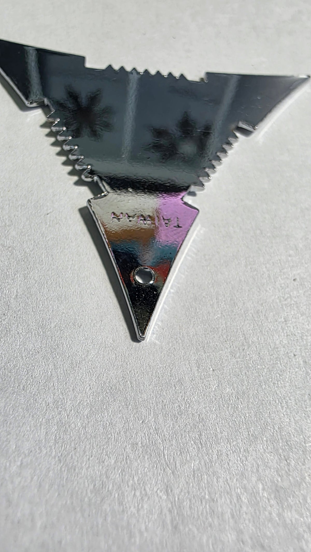 3 POINT SILVER TRIANGLE WITH DRAGON DESIGN Ref 3005