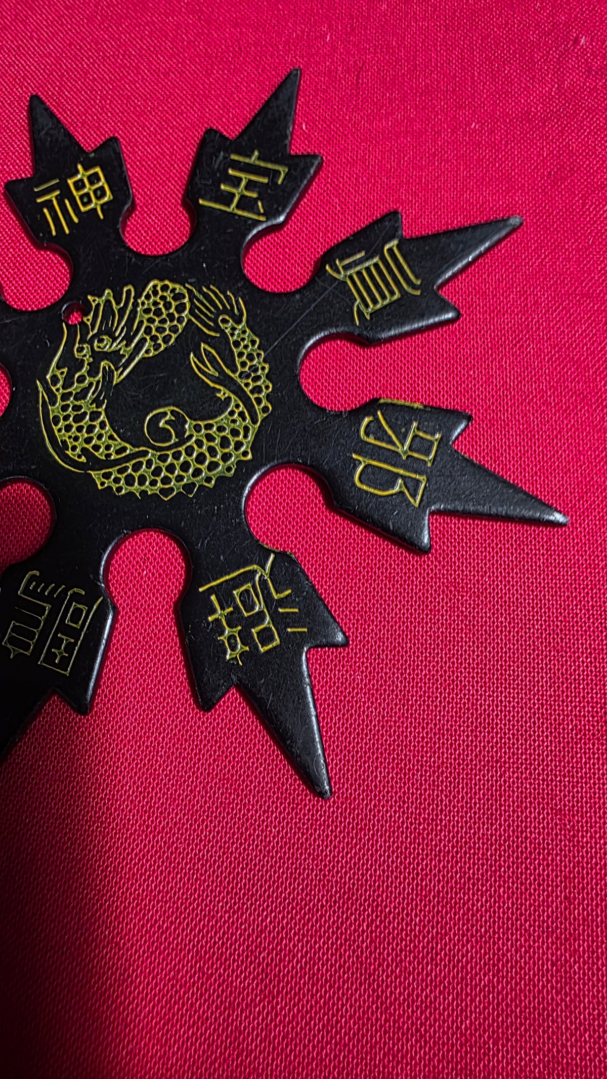 8 POINT BLACK W/ YELLOW DRAGON DESIGN 4 INCH TAIWAN Ref 8050